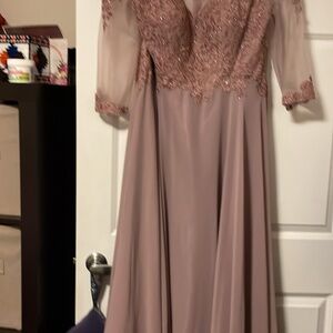 Wedding dress size 16 never worn